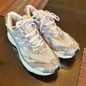 Adidas ADISTAR CUSHION SPORTY & RICH ORIGINALS SHOES-Grey, Pink & White Size 10